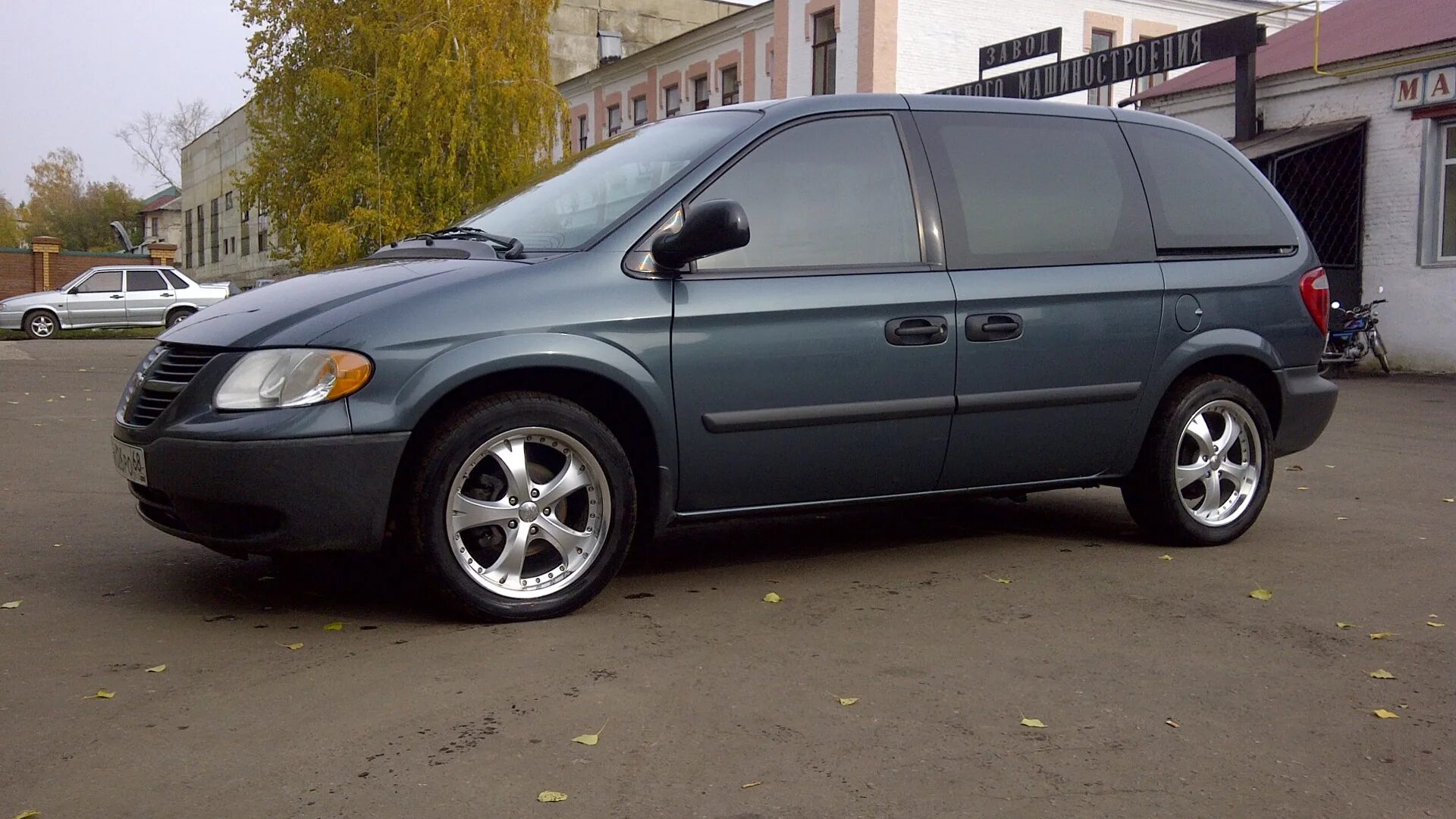 Караван диски купить. Dodge Caravan 3. Dodge Caravan 3.3. Додж Караван 4. Додж Караван r19.