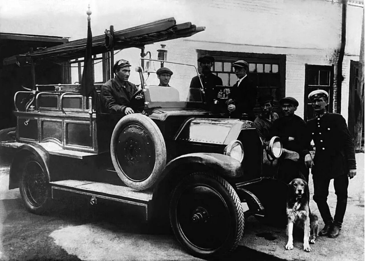 Первая пожарная машина. Пожарный автомобиль АМО-Ф-15. Автонасос АМО-Ф-15. Пожарная машина 1926 завод Промет. АМО-ф15,1926. Г..