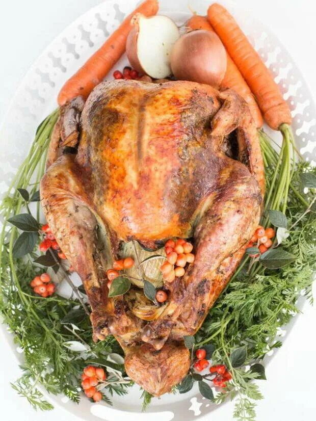 Индейка в духовке. Индюк в духовке. Индюк в духовке. Индейка в духовке целиком. Индюшка целиком.