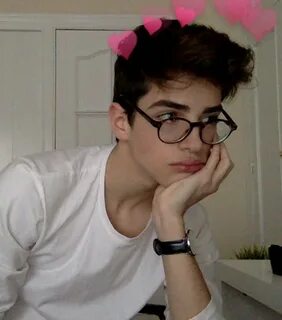 Pin by TheTesia30 . on aesthetic Cute boys, Boys glasses, Cute.