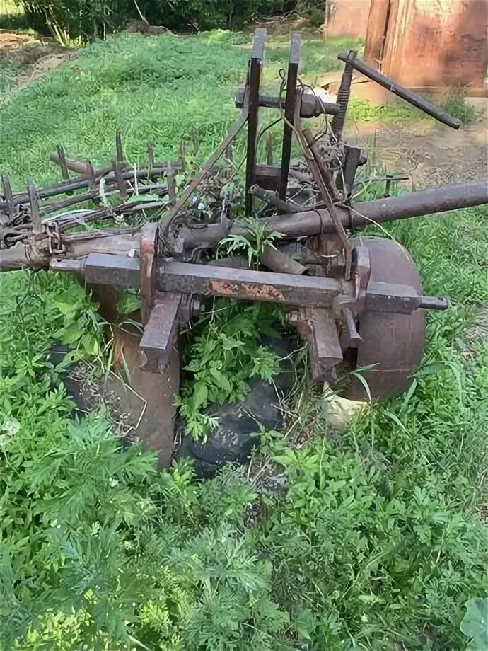 Продам плуг и культиватор. Продам плуг и культиватор