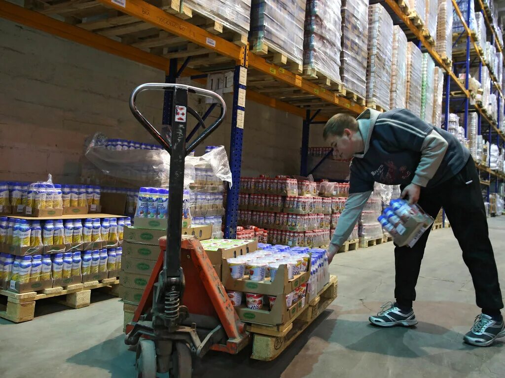 Работа коломна продавец. Вакансии на январь владикавказ продавец консультант. Вакансия мерчендайзер стационарный спб. Требуется продавец. Управляющий галамарт.