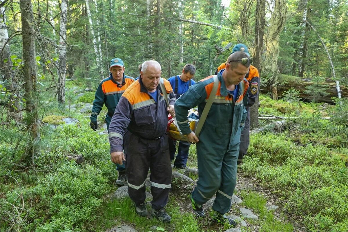 а затем помощи специального. травматический шок первая мед помощь. первая помощь при сердечно легочной реанимации. а затем помощи специального. специальный репортаж новые герои украины.