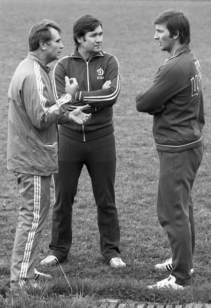 Советские инструкторы. Тренер сборной ссср хоккей тихонов. Анатолий тарасов цска. Тренер гавриил качалин. Советские инструкторы.