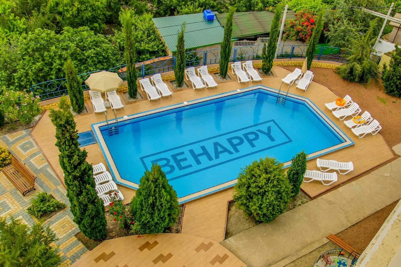 Hotels bi. Гостиница би Хэппи Крым. Пансионат би Хэппи Рыбачье. Отель bi Happy в Алуште. «Би Хэппи» гостиница Рыбаче.