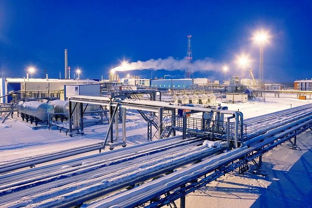 Уренгой энерго. Уренгойское месторождение газпром. компрессорная станция газпром добыча уренгой. нефтегазовые заводы новый уренгой. новый уренгой добыча газа.