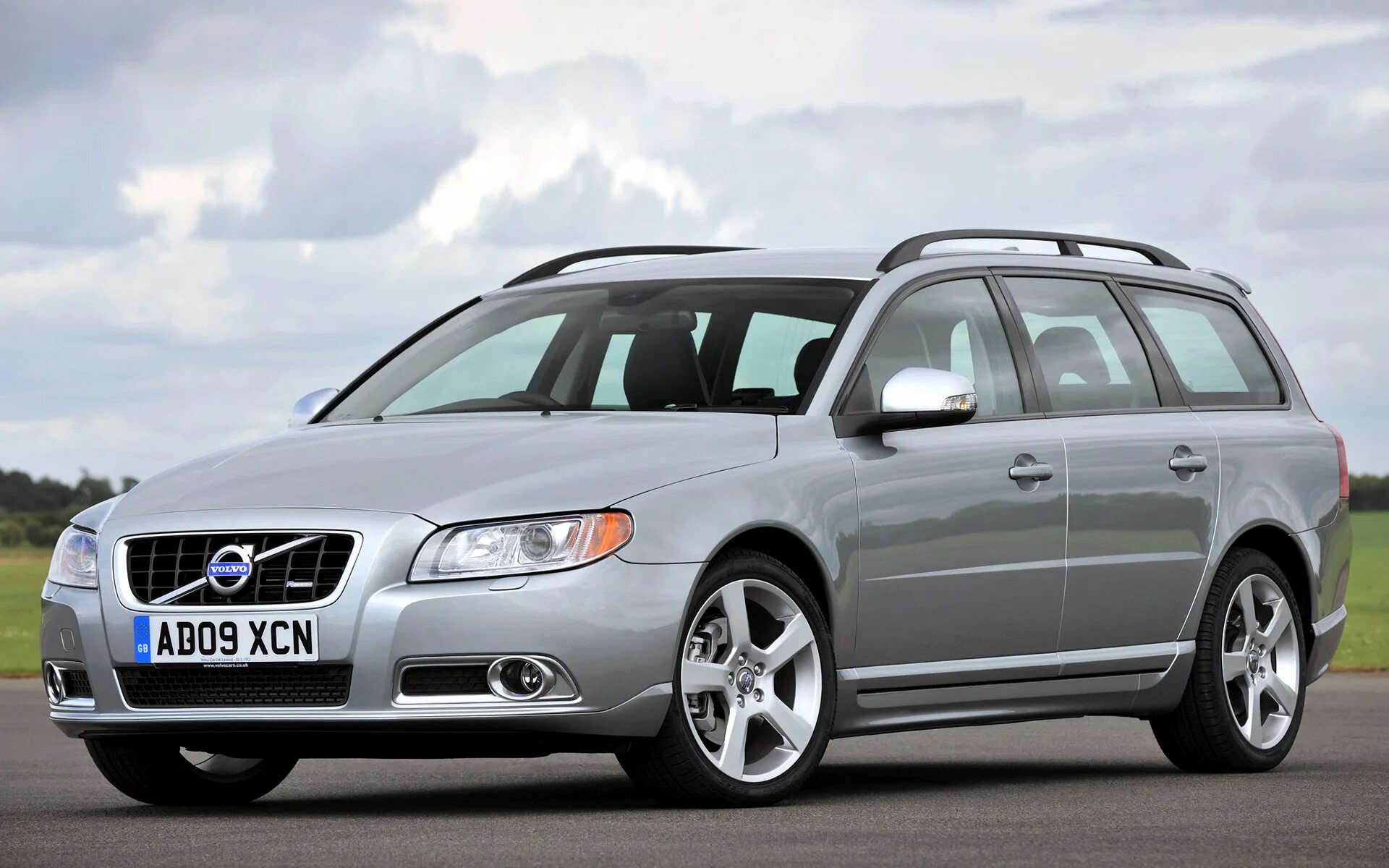 Volvo v70r универсал. Volvo v70 III. Volvo v70 r 2009. Volvo v70 r Design. Вольво дизель купить в спб