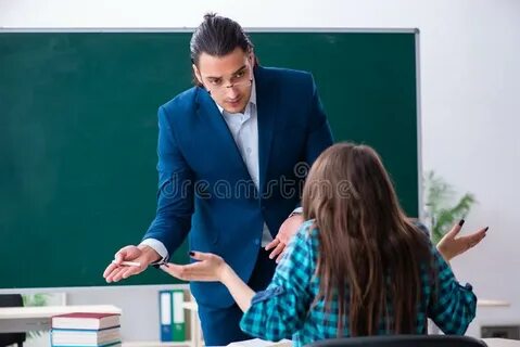 Преподаватель и студентка видео