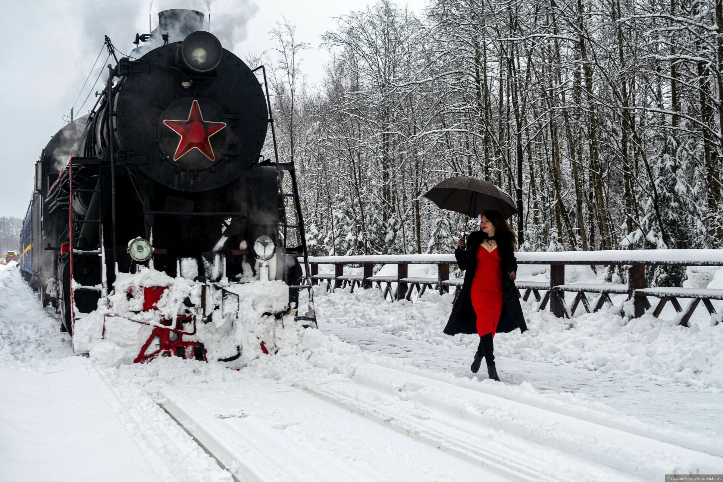 Рускеальский экспресс сортавала рускеала. Паровоз Сортавала Рускеала. Ретропоезд «Рускеальский экспресс» Сортавала – Рускеала. Паровоз в Карелии Рускеала. Паровоз Рускеальский экспресс.