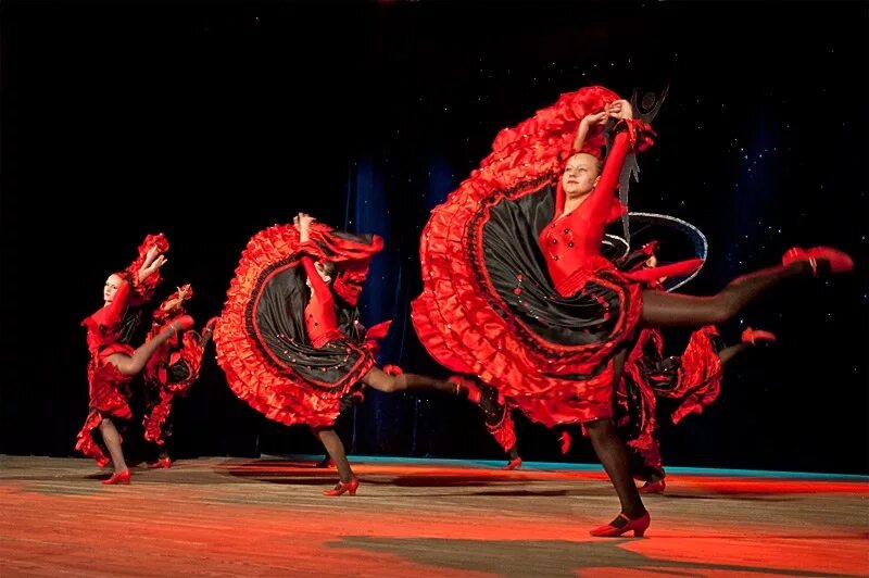 национальный танец испании. танец фламенко испанский танец. национальный танец испании. испанский народный костюм. кармен фламенко.