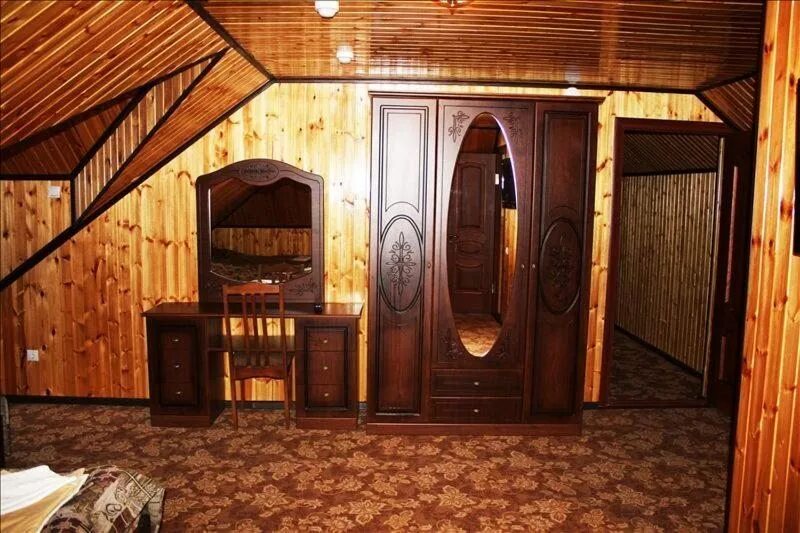 Отель у аллы теберда официальный сайт. Домбай гостиница у аллы. Отель у аллы теберда. Гостевой дом у аллы домбай. Теберда гостиница у аллы.