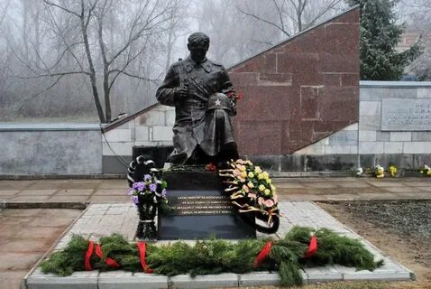 Памятник неизвестному солдату города