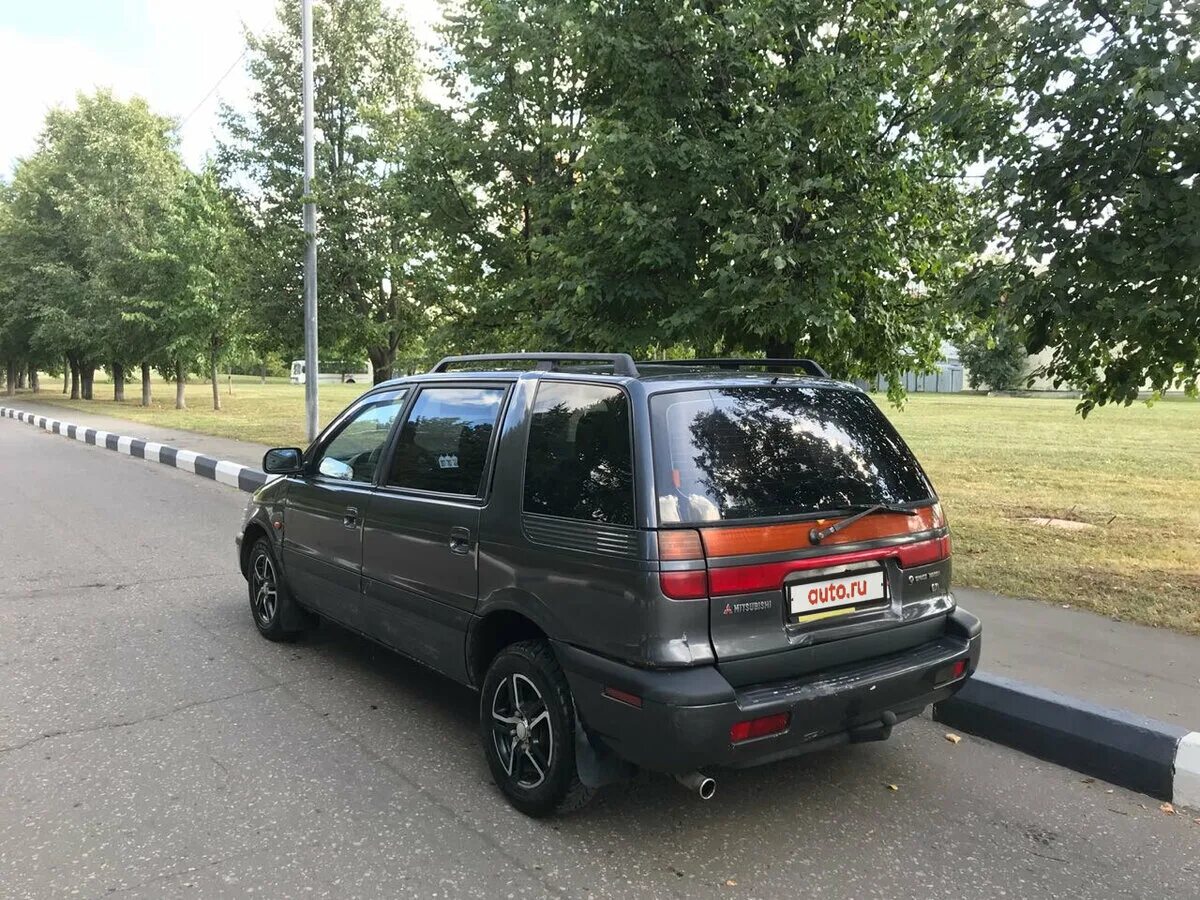 Митсубиси спейс вагон 1993. Space wagon 2 покраска. прицеп из машины спейс вагон. хромовая надпись спейс вагон.