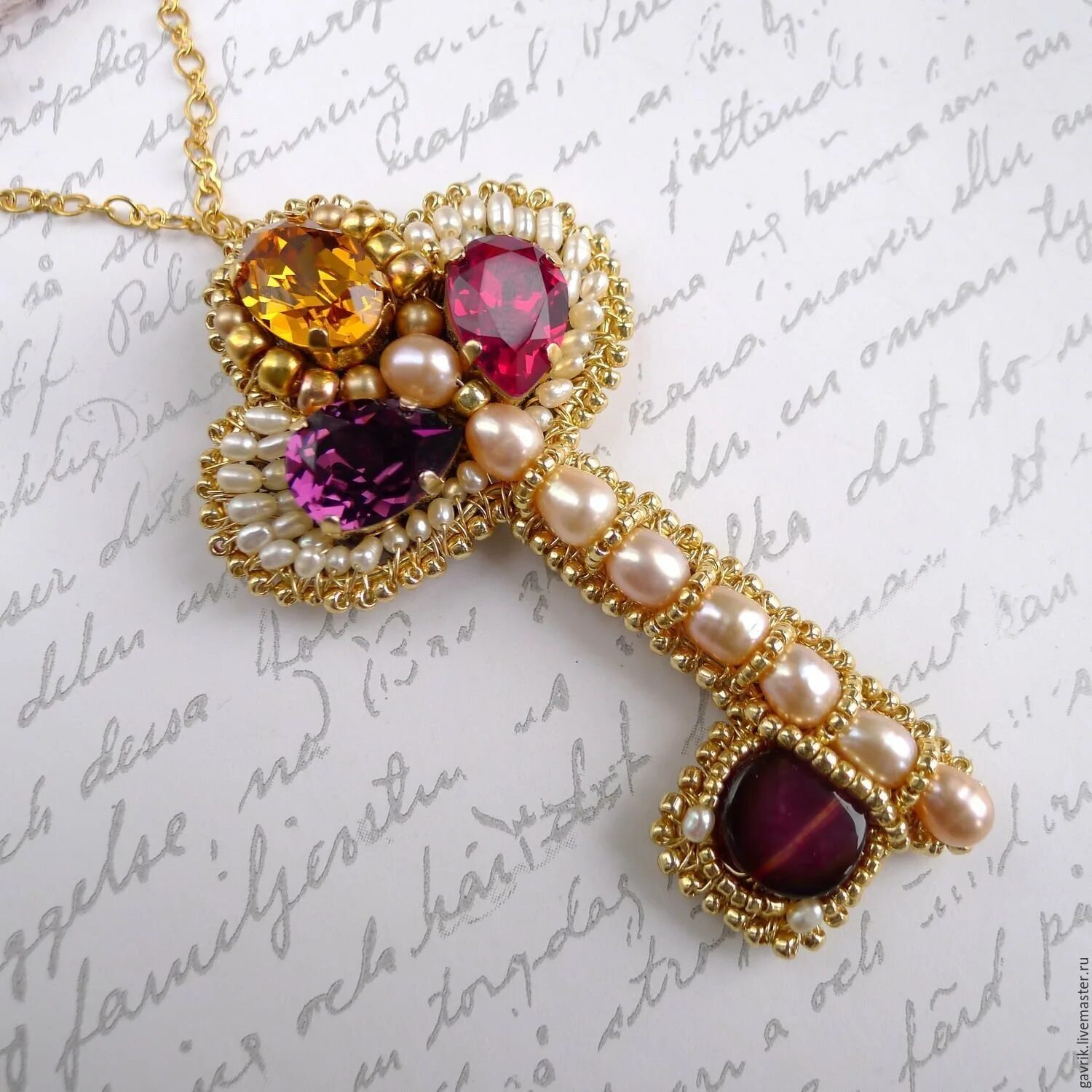 Брошки из бисера ключик. Брошь скрипичный ключ из бисера. Картины 3 d три штуки в одном ключе любовь. Брошь из бисера ключик. Ключ из бисера.