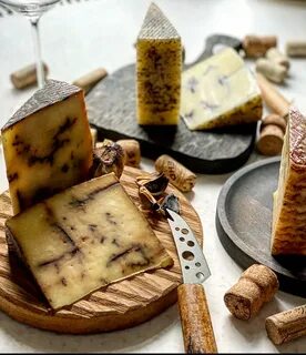 Черный сыр