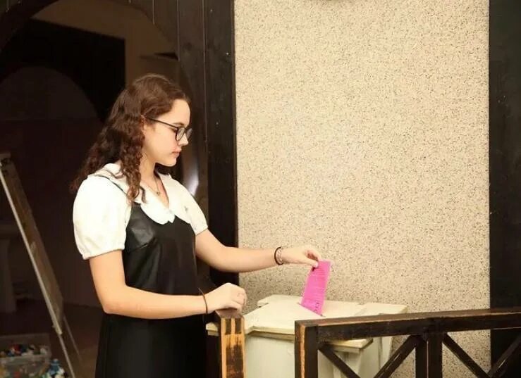 глава школы девушка