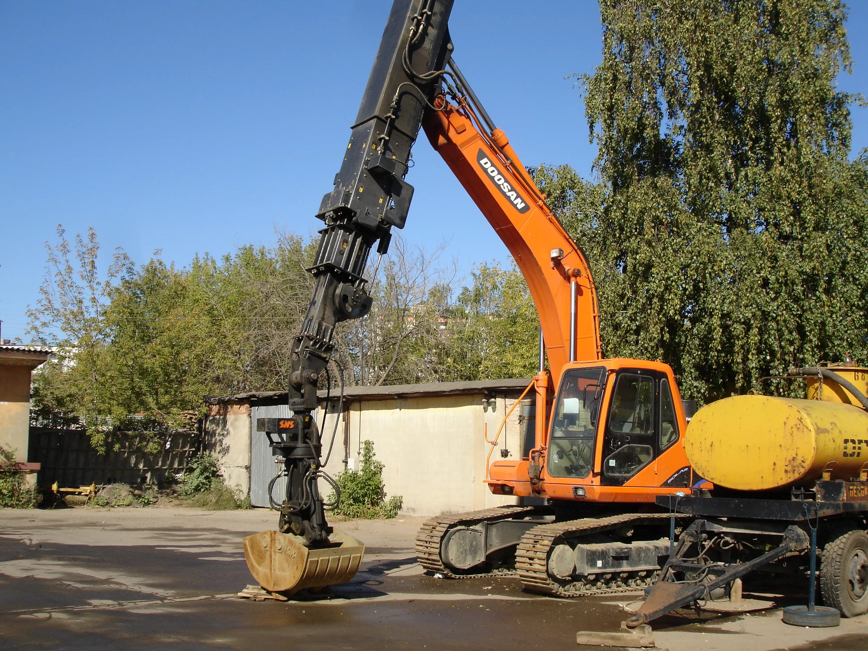 Грейферный экскаватор sany sh350. Экскавтор кранекс ек-330-10. Грейферный экскаватор. Перегружатель hitachi zx330lc-5g mh. Грейферный экскаватор.