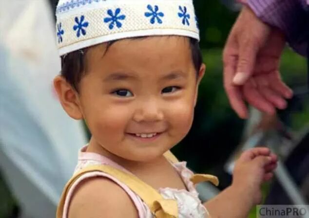 Русско китайские дети. Китайские дети. Китайцы дети. Китайский ребенок улыбается.