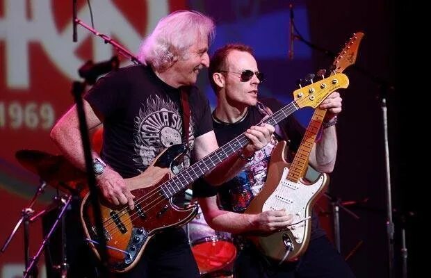 Фото hundred seventy split. Hundred seventy. Hundred seventy split группа discography. Hundred seventy split. Hundred seventy split the story so far.