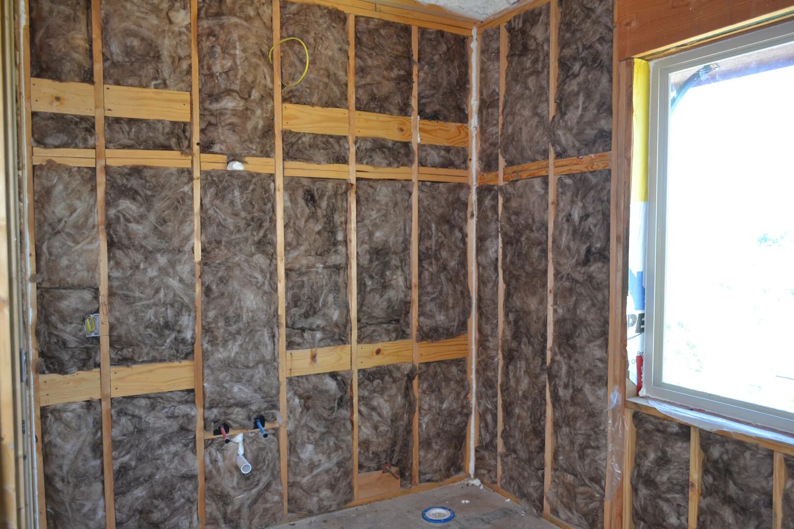Утеплитель для стен внутри дома. Утепление стены пеноплексом внутри. Утеплитель для дачи стены. Утепление стен изнутри пеноплексом. Утепление стен пеноплексом схема.