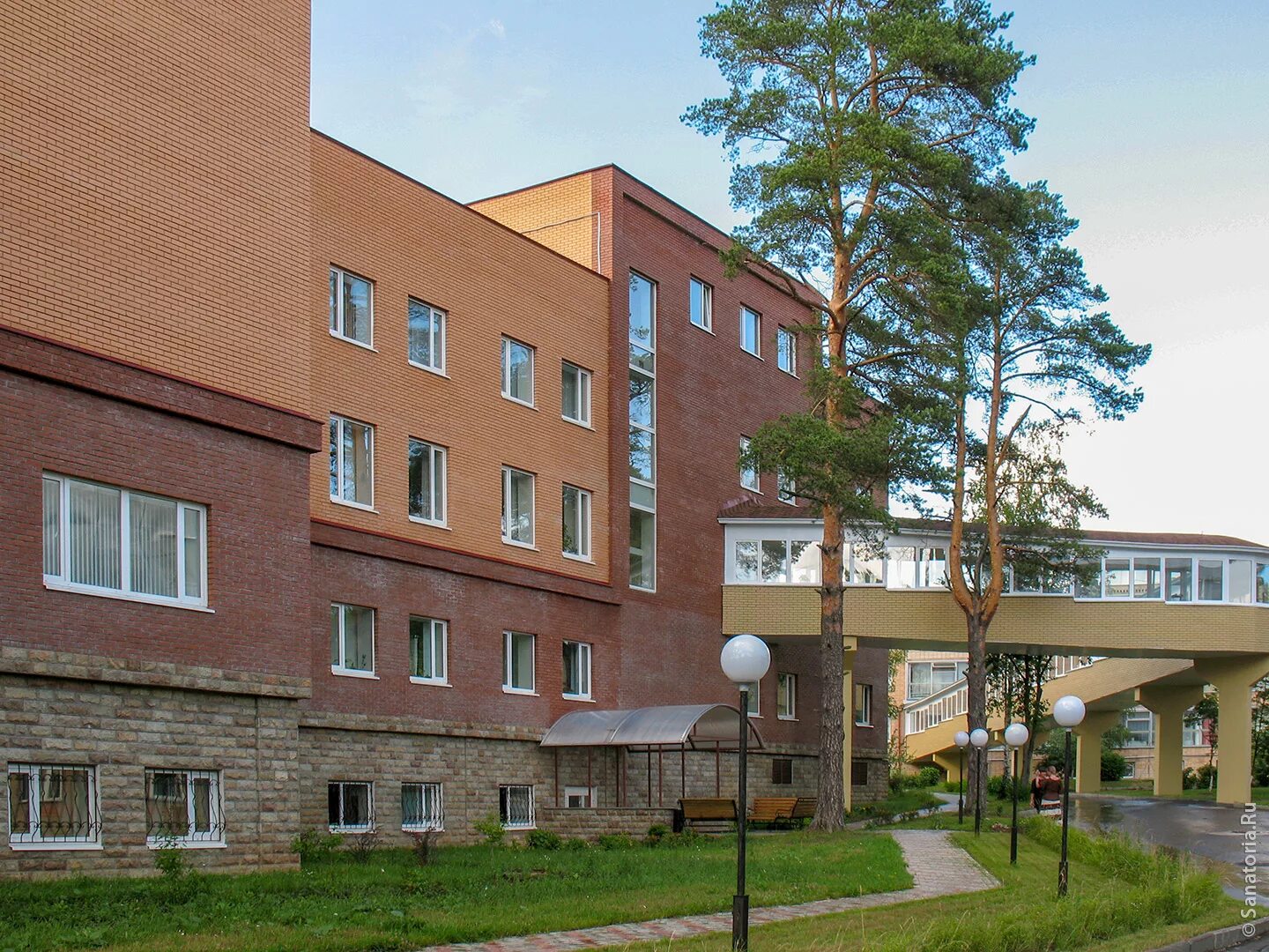 Реабилитационный центр голубая речка московская область. Реабилитационный санаторий подмосковье. Голубая речка санаторий в подмосковье. Реабилитационный санаторий подмосковье. Санаторий ока тарбушево.