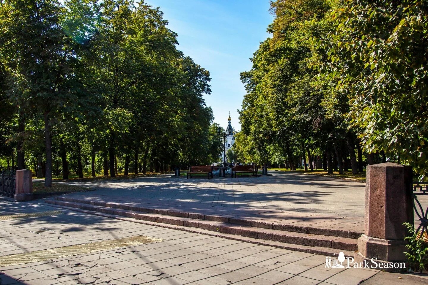 Девичье поле индекс. Сквер девичьего поля. Сквер девичьего поля фото. Сквер девичьего поля сцена. Сквер девичьи поля Москва.