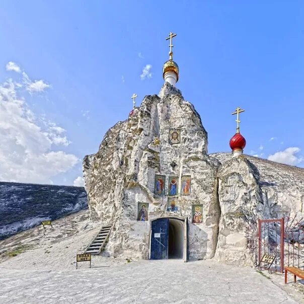 Монастыри воронежской области сайт. Спасский храм Костомарово. Костомарово Воронежская область монастырь. Костомаровский Спасский женский монастырь. Костомаровский Спасский пещерный монастырь.