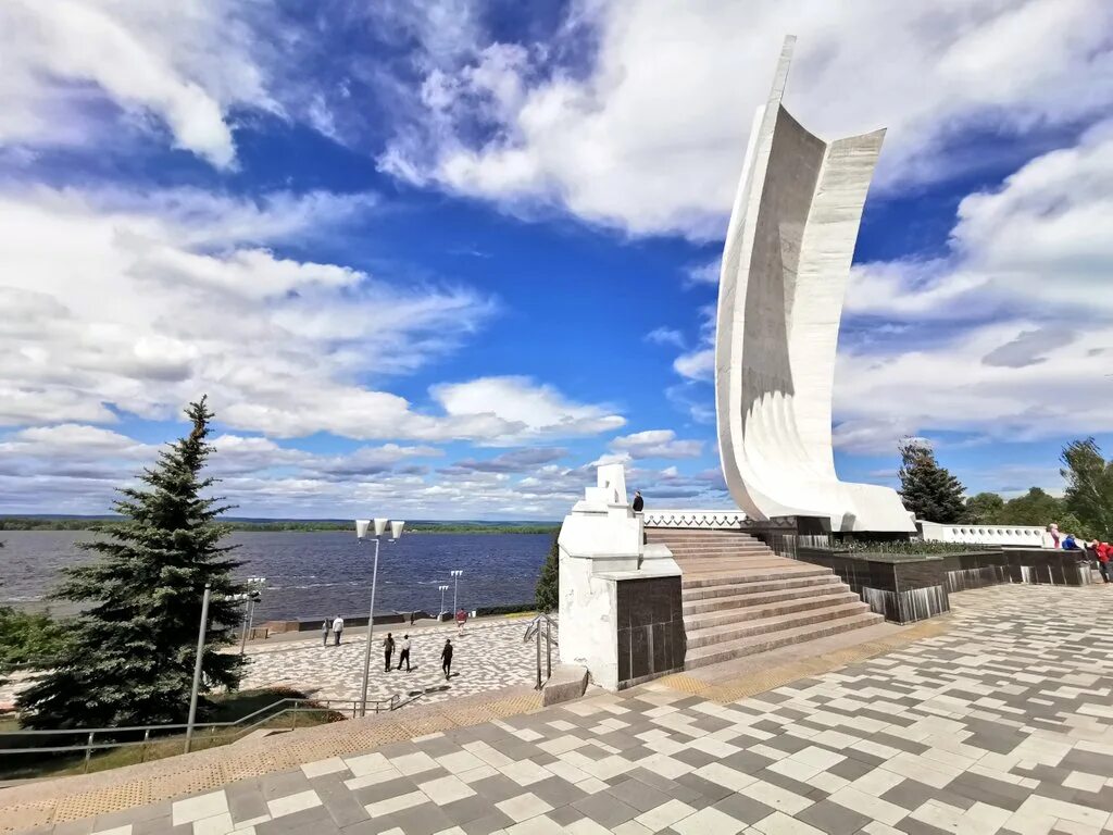 Ладья на набережной в Самаре. Монумент Ладья Самара. Самара лето Ладья. Ладья самара набережная