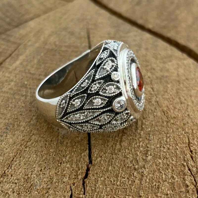 мужское кольцо с гранатом. альмандин камень кольцо. кольцо печатка золотая с гранатом. мужское кольцо с гранатом. печатка оникс 399.