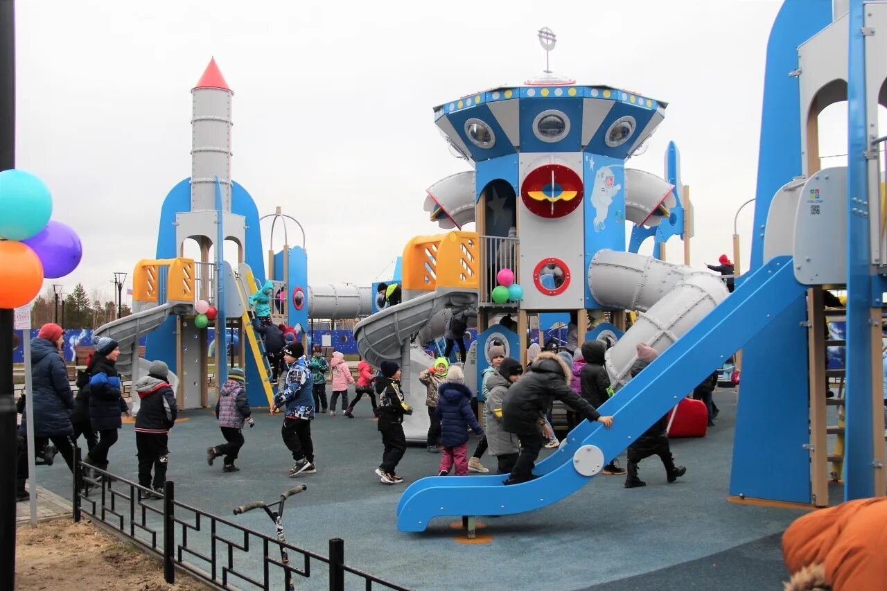 Космический городок. Космическая детская площадка. Губкинский детские площадки. Детская площадка в Пурпе. Детская площадка Губкинский.