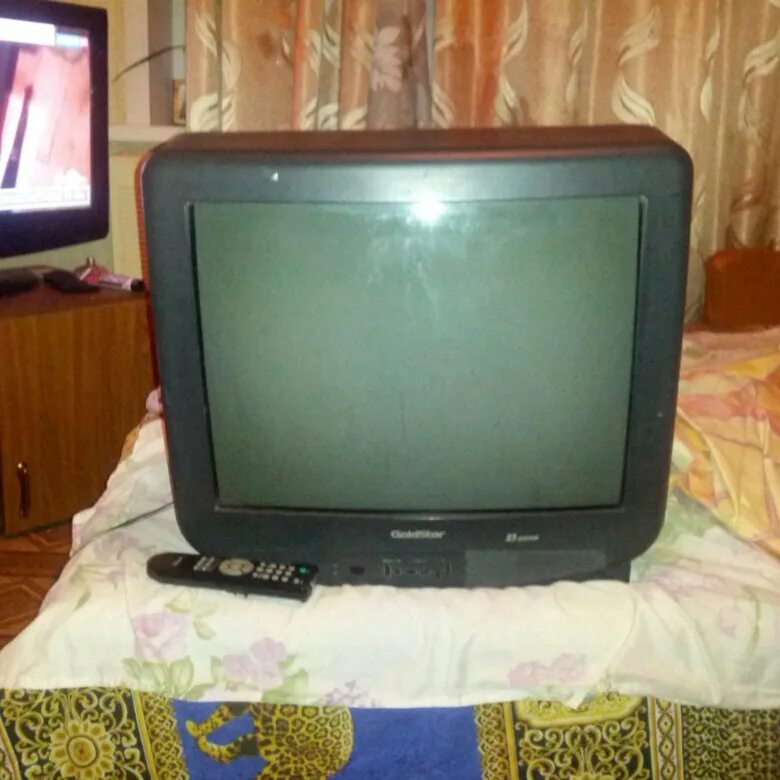 Телевизор goldstar 23 system. Телевизор голд стар 23. Видеодвойка голдстар 1995. Lg cf 20d70. Телевизор goldstar lt-24t300r 24".