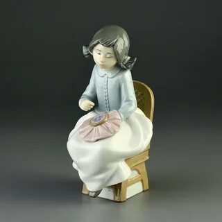 Винтажная фарфоровая статуэтка Испания Lladro NAO Counting Stitches Девочка...