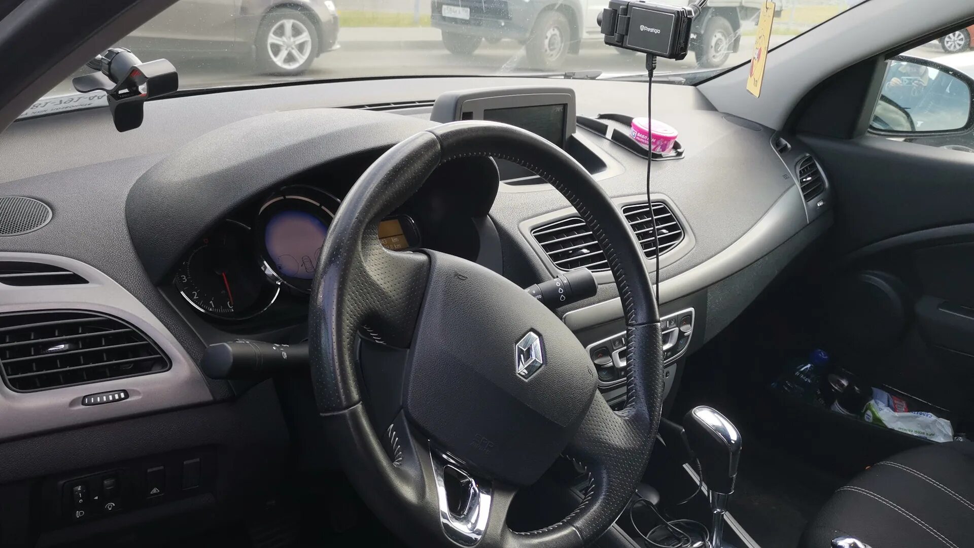 Fluence вариатор. Рено флюенс спальное место. надежен ли вариатор на рено флюенс. фото глушака рено флюенс 2.0.