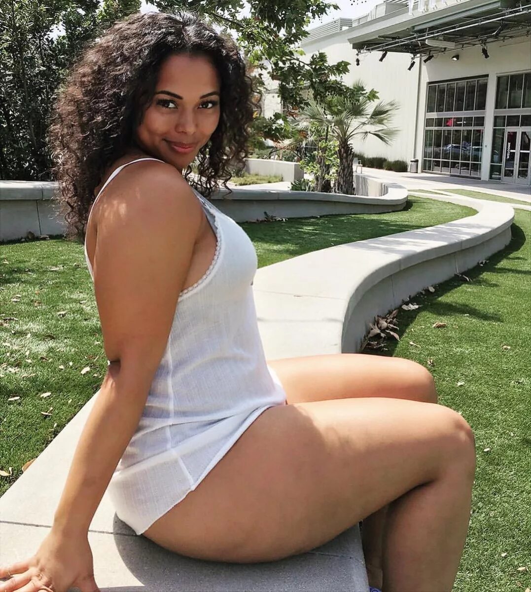 джиа мари macool. Amirah dyme в купальнике. Jessica bangkok в платье. крутые бедра. девушка бедра шорты.