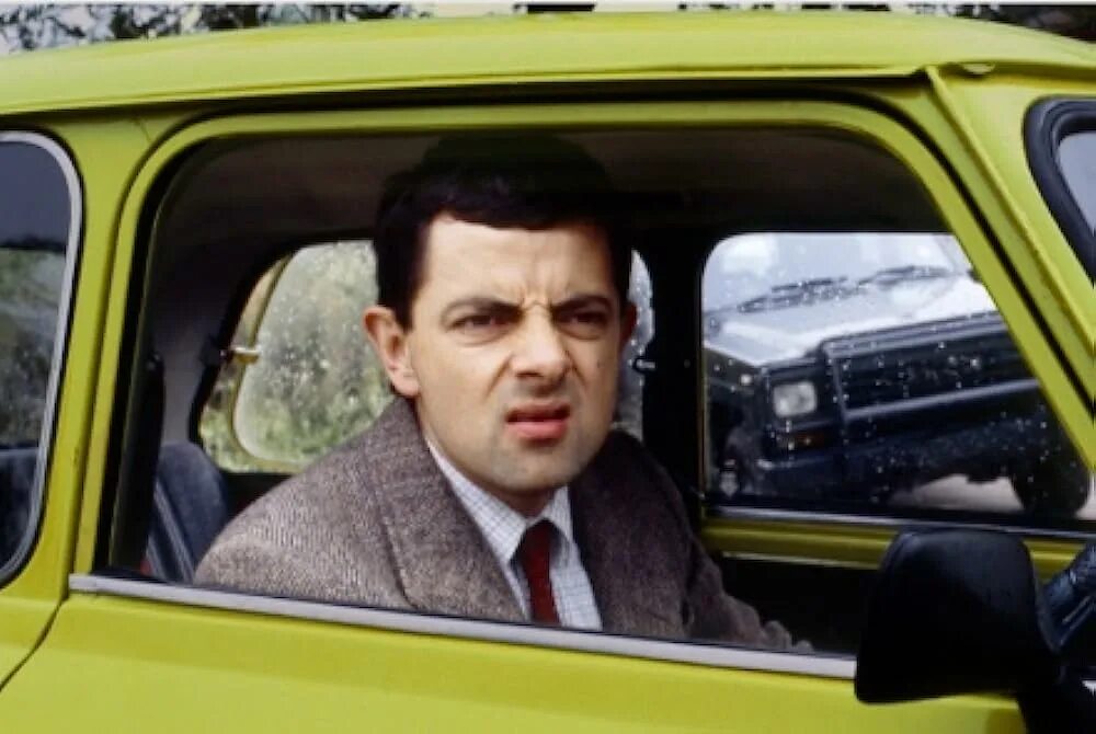 Mini cooper mr bean. Мистер машин. Мини купер мистера бина салон. Мистер машин. Мистер бин синяя машина.