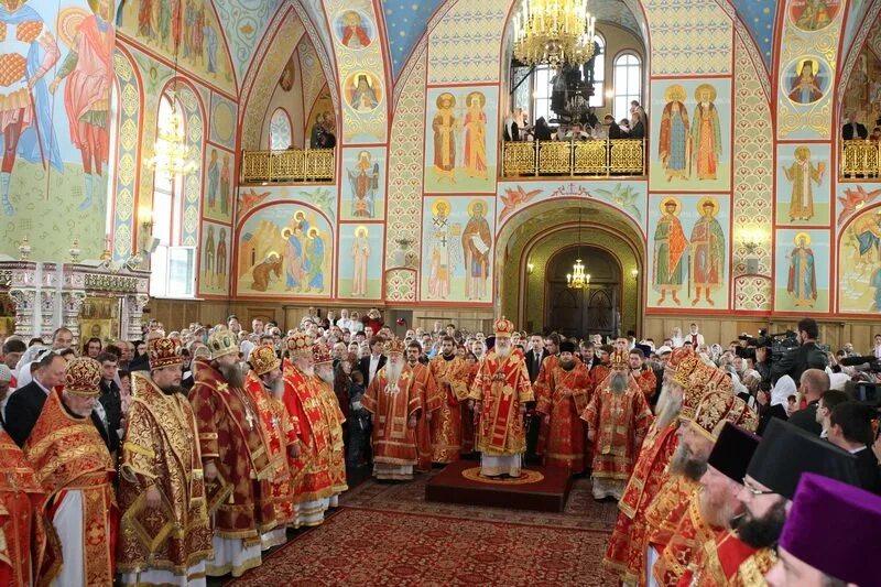 Московская епархия. Московская митрополия. Московский епархиальный дом с храмом Святого князя Владимира.