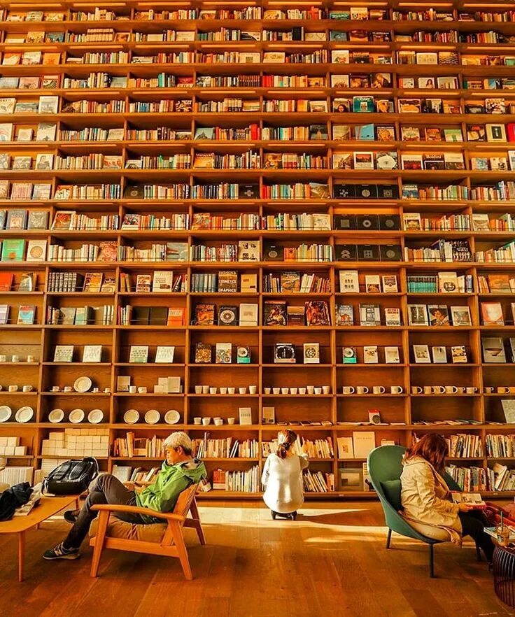 Books in my city. Москва тверская улица 17 фаланстер. Американские книжные магазины. Книжная лавка. Независимые книжные магазины.