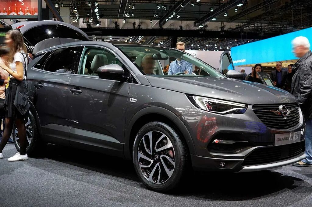 Купить опель грандлэнд. Opel Grandland x 1.2di. Opel Grandland x 2020 1.2. Opel Grandland x 2019, 1.5 Diesel. Кроссовер Опель Грандланд черный.