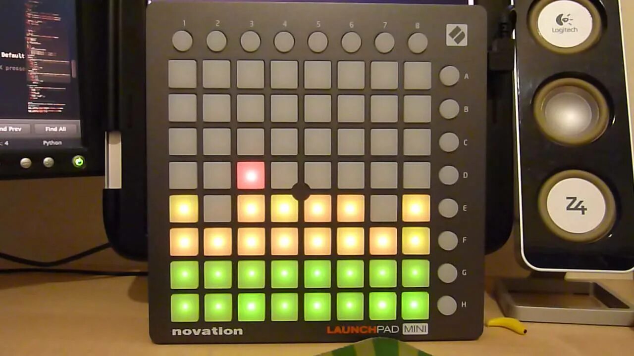 Как открыть launchpad в хомяке. Novation launchpad mini mk1. akai launchpad mini. novation launchpad mini mk2 с наклейками. launchpad mini размер.