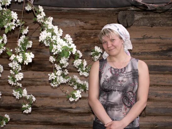 Деревенские женщины 45 лет. Сельские женщины 50 лет. деревенская женщина 40 лет. женщина средних лет в деревне. деревенская женщина 50 лет.