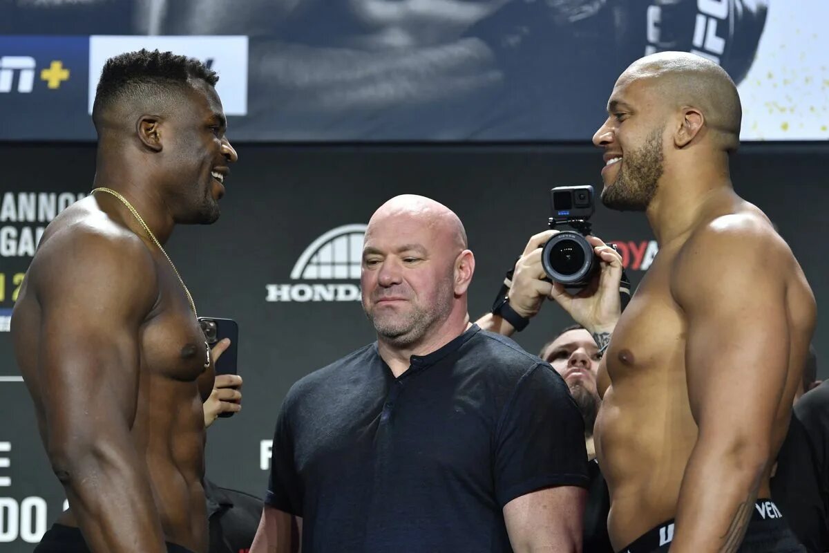 Конор макгрегор порье 3. Бесплатная трансляция ufc сегодня. Бесплатная трансляция ufc сегодня. Тони фергюсон на рабочий стол. Тони фергюсон и чарльз оливейра братья.