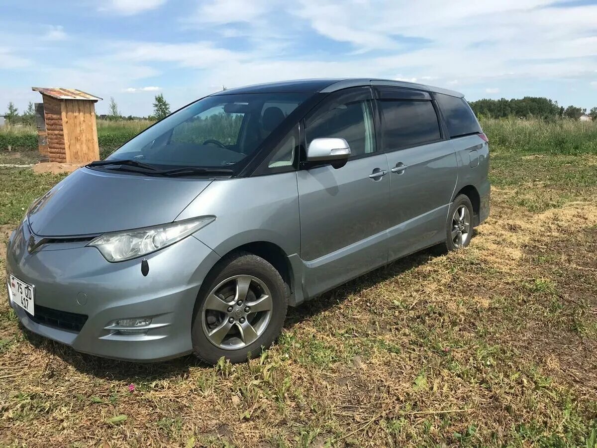 тойота эстима 2007 года.