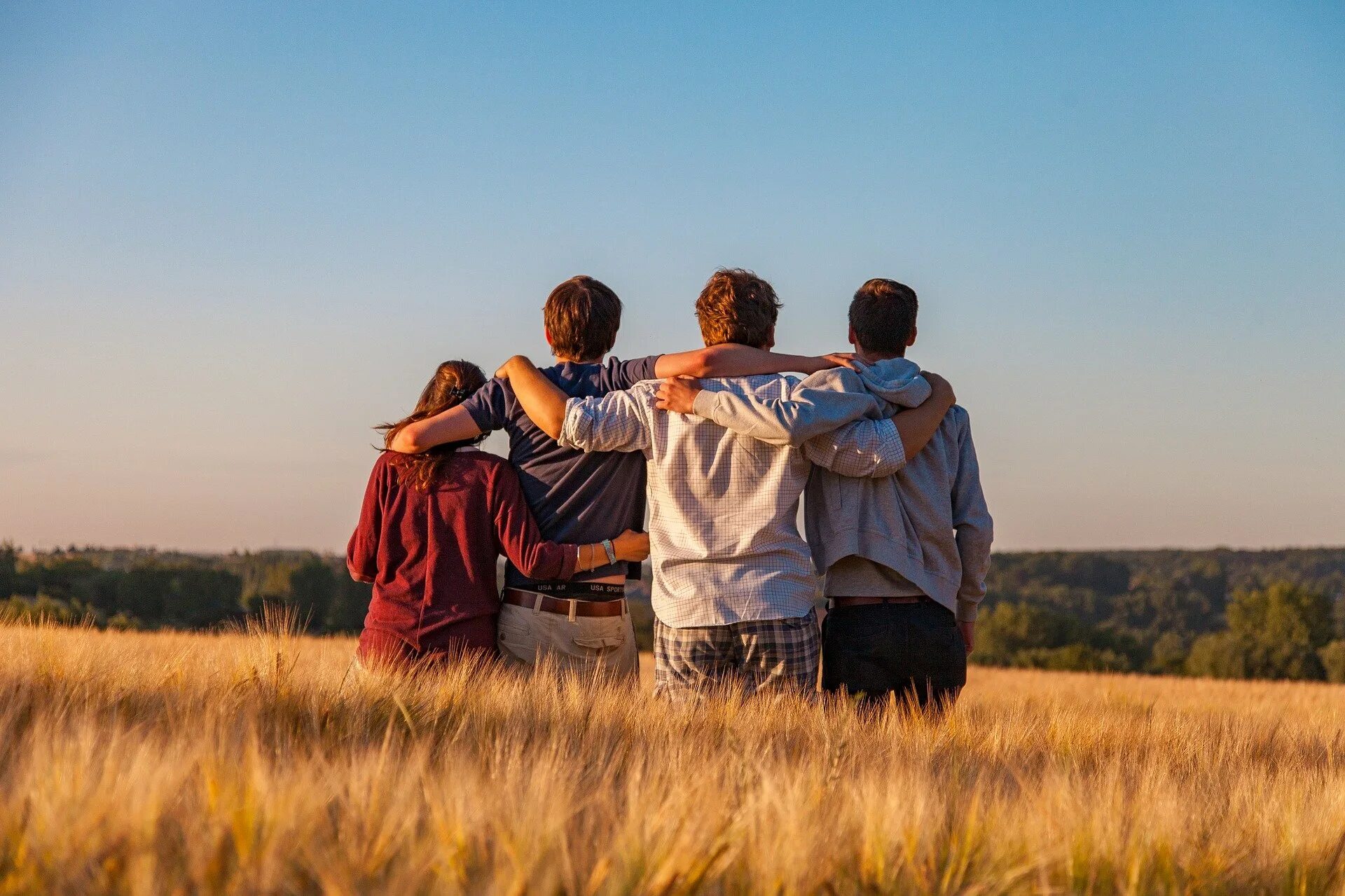 Closer together. Духовная Дружба. Духовное общение в семье это. Дружба и общение. Дружба подростков.