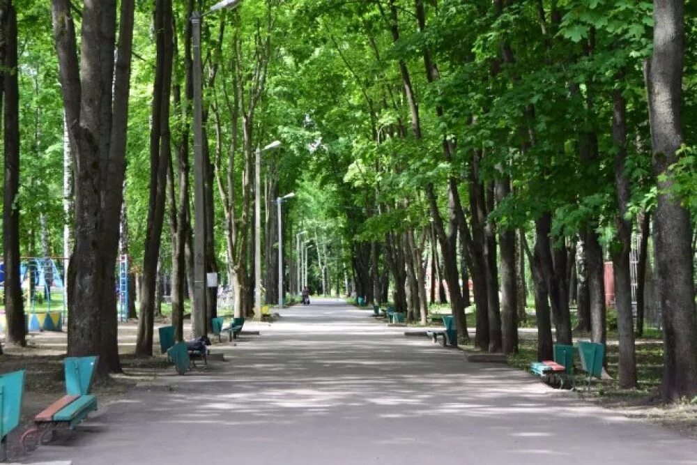 Екатеринбург сколько парков. Машиностроительный парк Узловая. Парк Машиностроителей Узловая. Железнодорожный парк Узловая. Узловая Тульской области парк Машиностроителей.