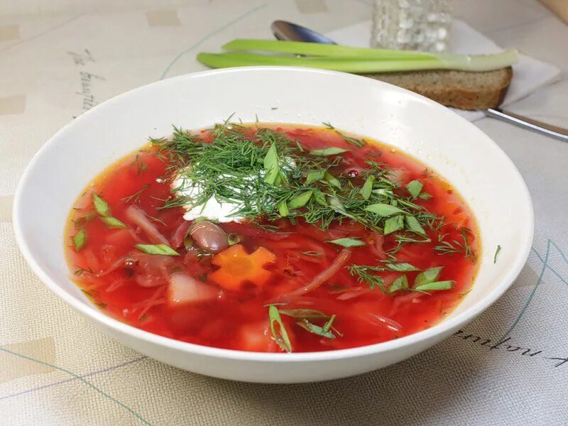 Борщ с капустой и картофелем. Борщ с квашеной капустой и свеклой. Украинский борщ. Фасолевый борщ. Борщ с капустой.