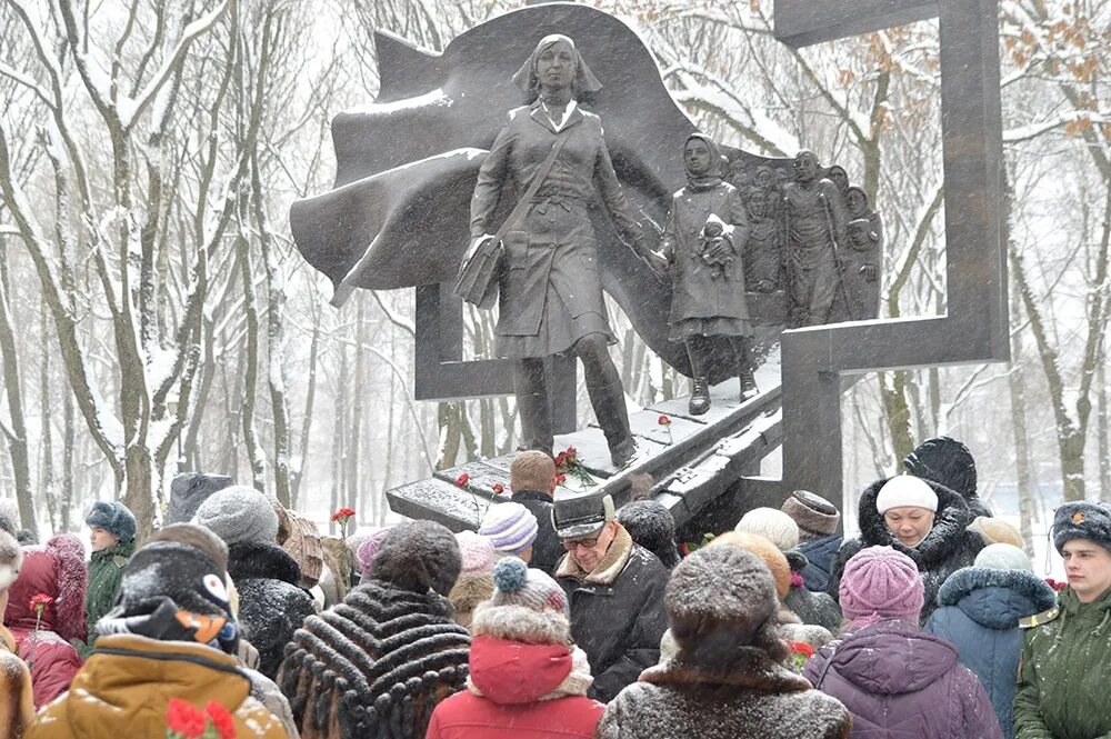 Памятник освобождению Ленинграда. День снятия блокады. Освобождение Ленинграда от блокады. Памятник посвященный освобождению Ленинграда от блокады. 75 лет освобождения блокады