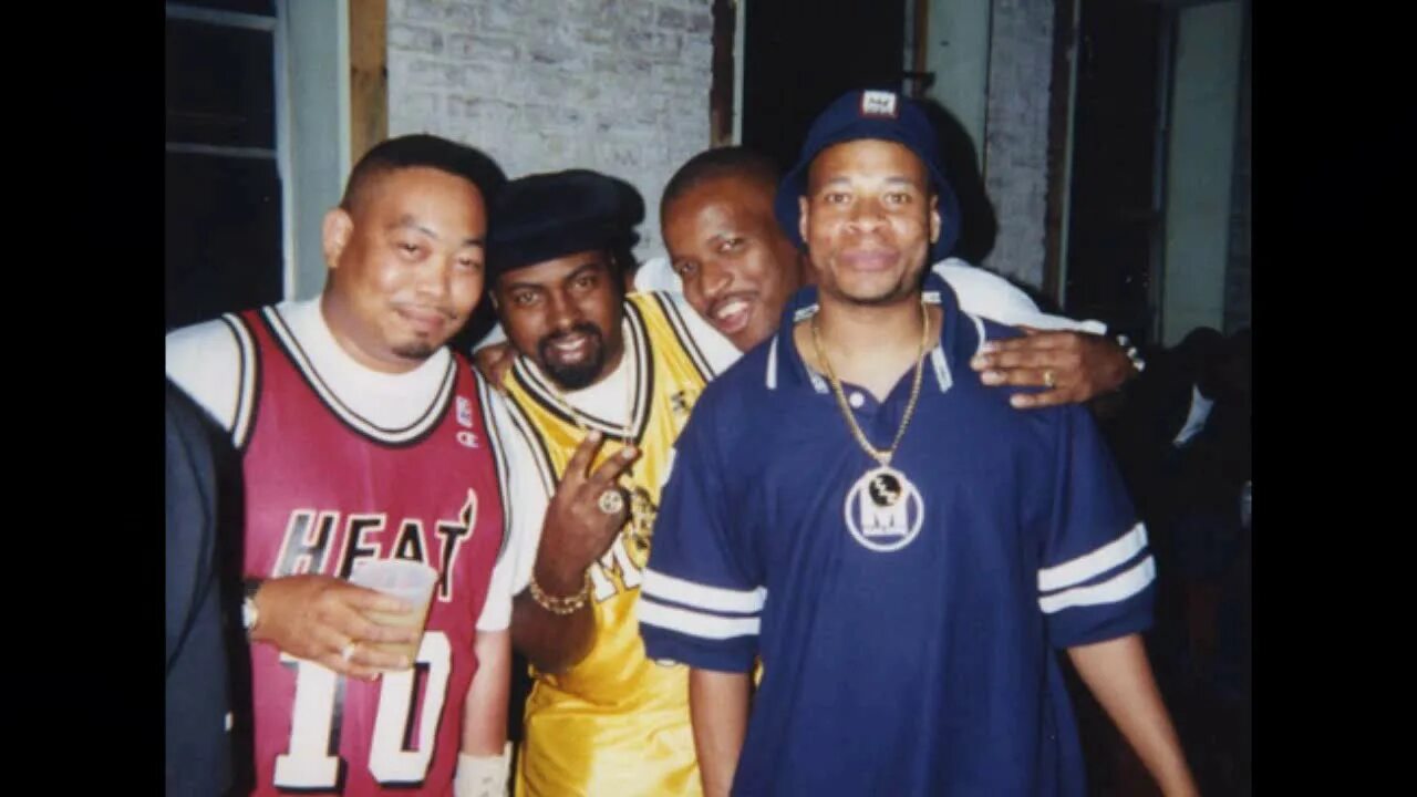 2 live crew. 2 life crew группа. 2 live crew concert part. рэп группа анимал бразерс.