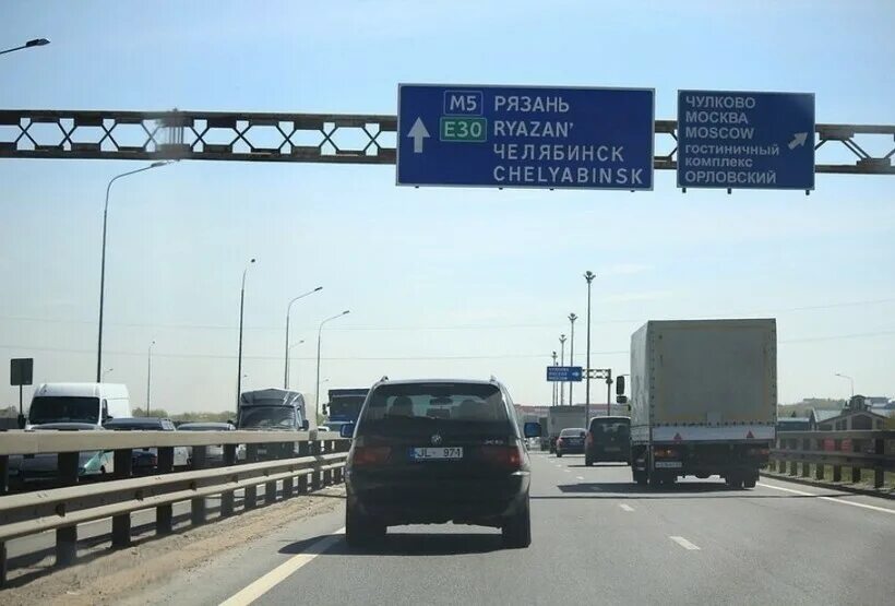 С рязани до питера. Трасса москва рязань. Рязанский кремль рязань. Рязань приезжающие из москвы. Рязанский кремль достопримечательности рязани.