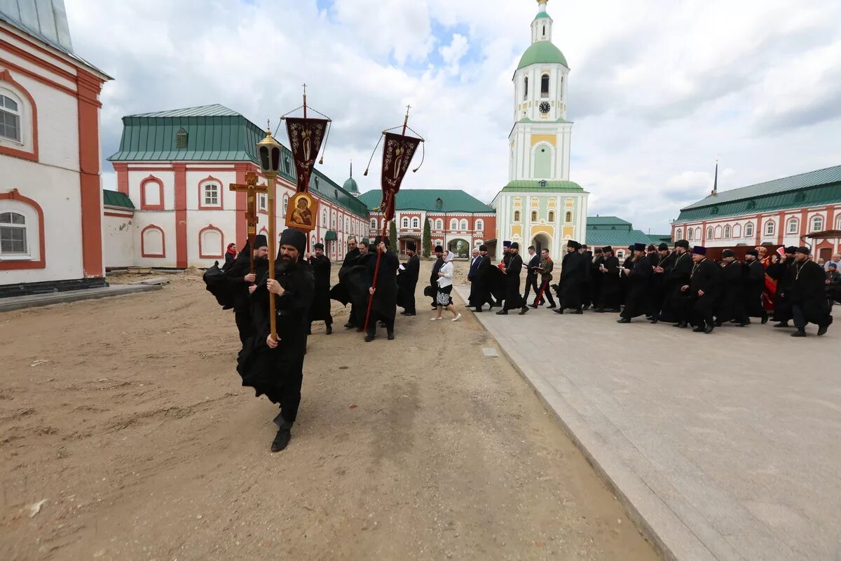 Санаксарский монастырь в Мордовии. Рождество-Богородичный Санаксарский монастырь. Санаксарский мужской монастырь Ушаков. Храм Феодора Санаксарского Саранск.