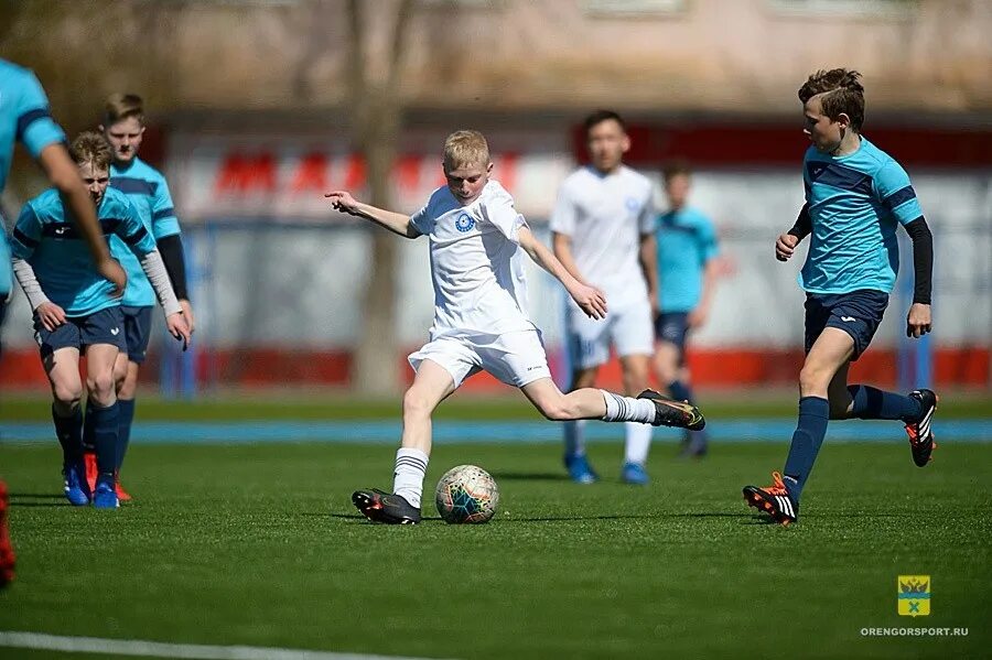 Оренбург футбол. Чемпионат Оренбургской области по футболу. Оренбург 2011 год. Оренбург 2014 г футбол.